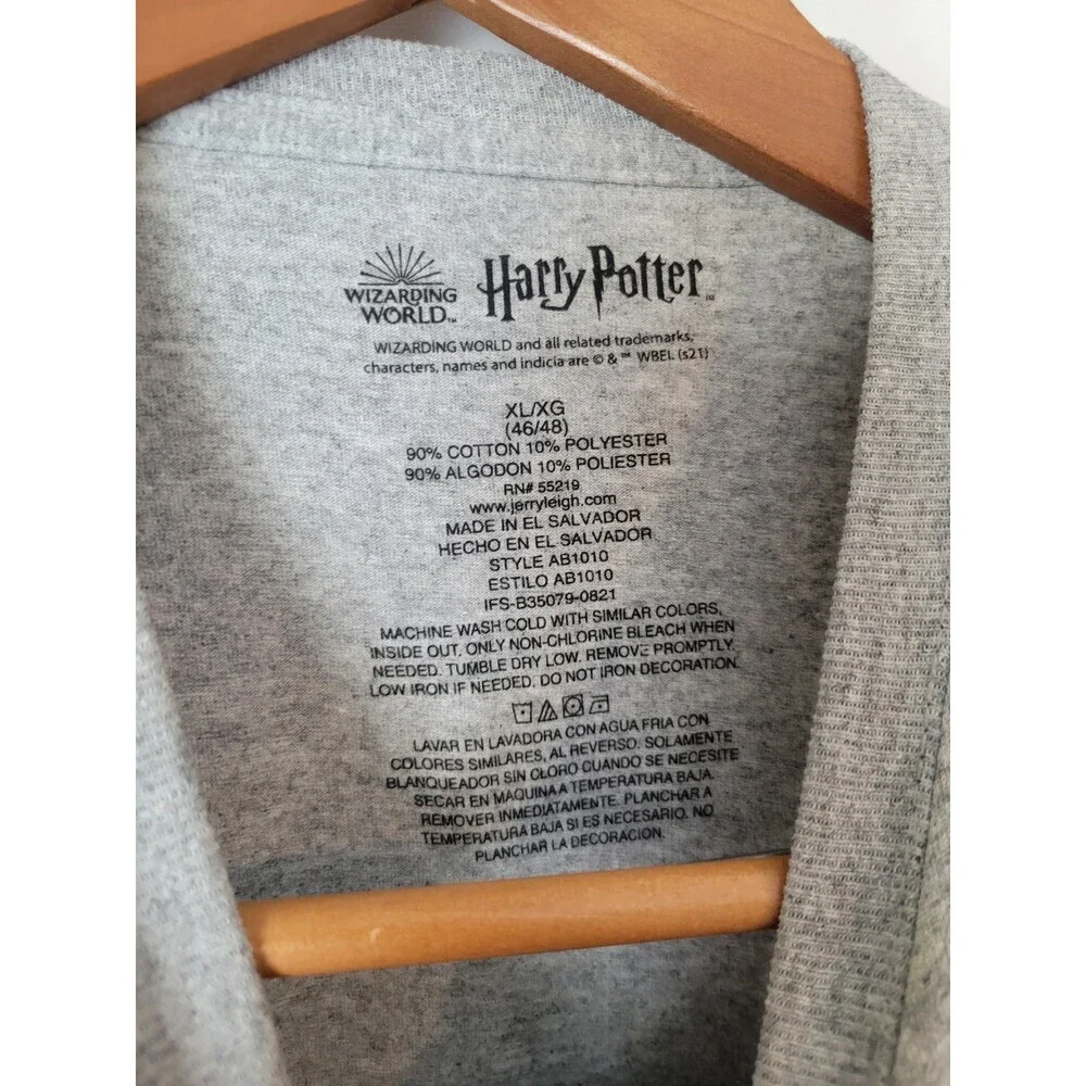 Harry Potter Hogwarts Crest Men's T-Shirt XL Gray Wizarding World Short Sleeve - Picture 2 of 4